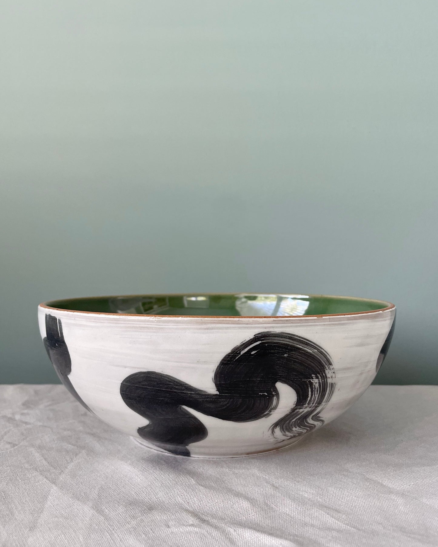 *New* Contrast Squiggle Bowl
