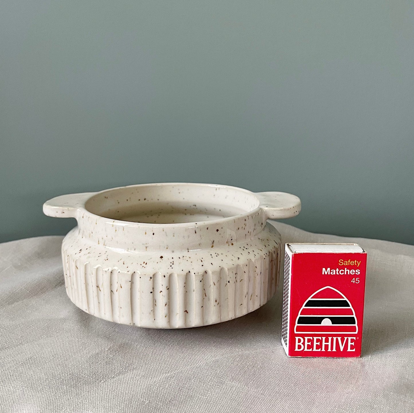 Column Bowl with Lobes - White speckle