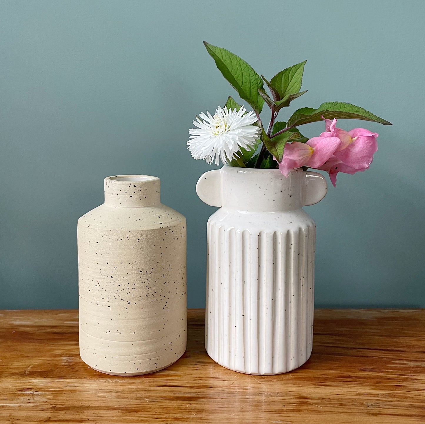 Minimalist Bud Vase - Cream Speckled Clay